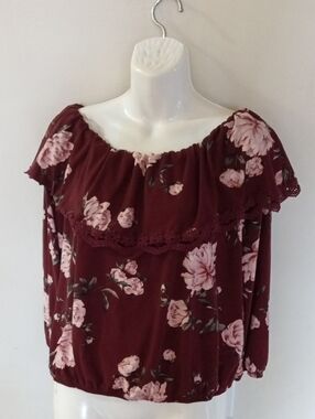 Suzy Shier Burgundy Floral Off-Shoulder Blouse with Lace Trim
